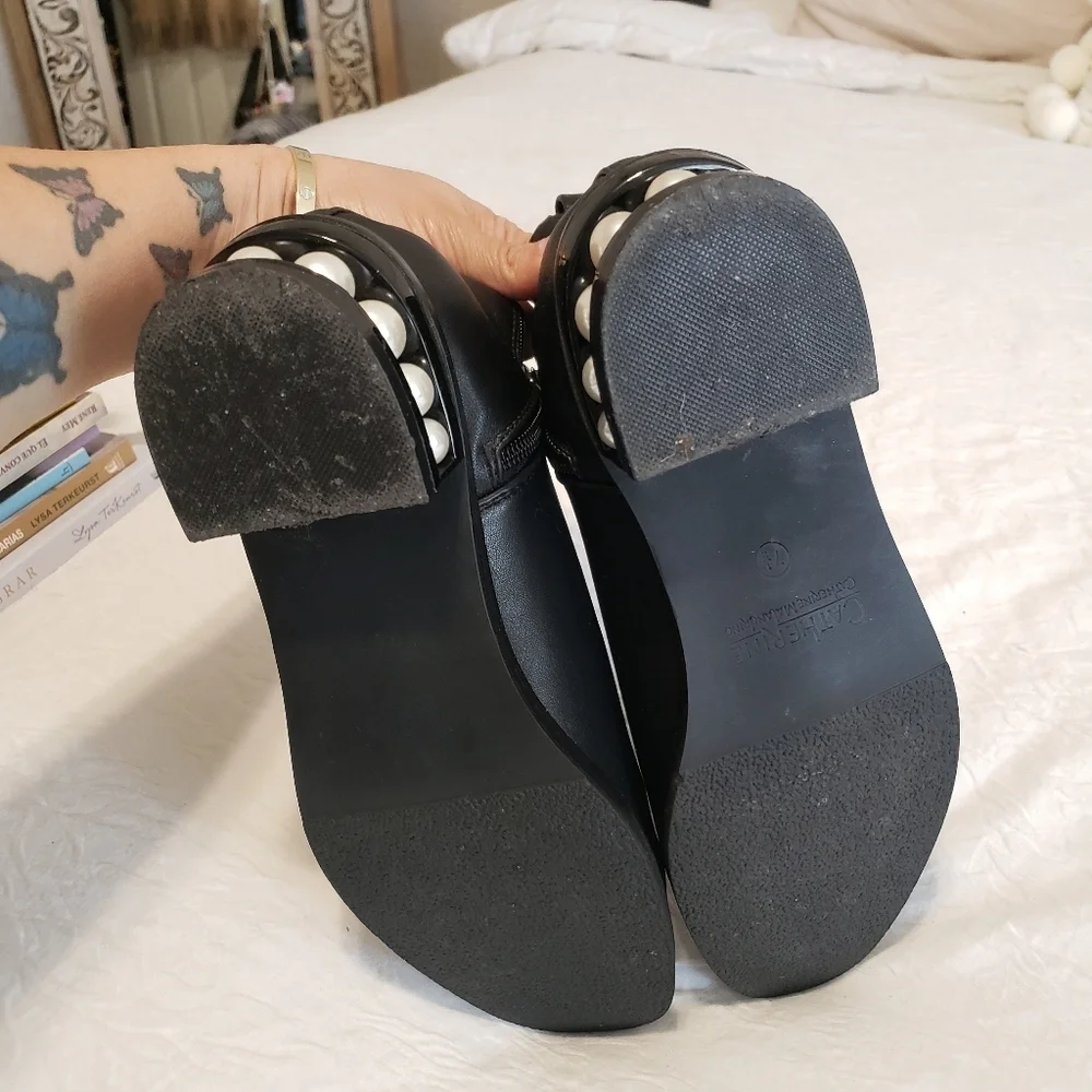 BLACK BOOTIES SIZE 71/2
